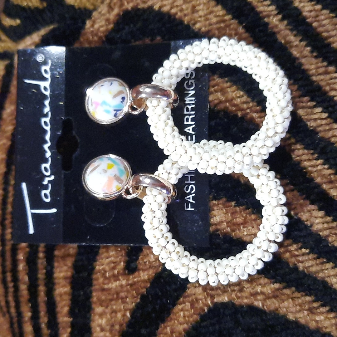 Earrings 13$